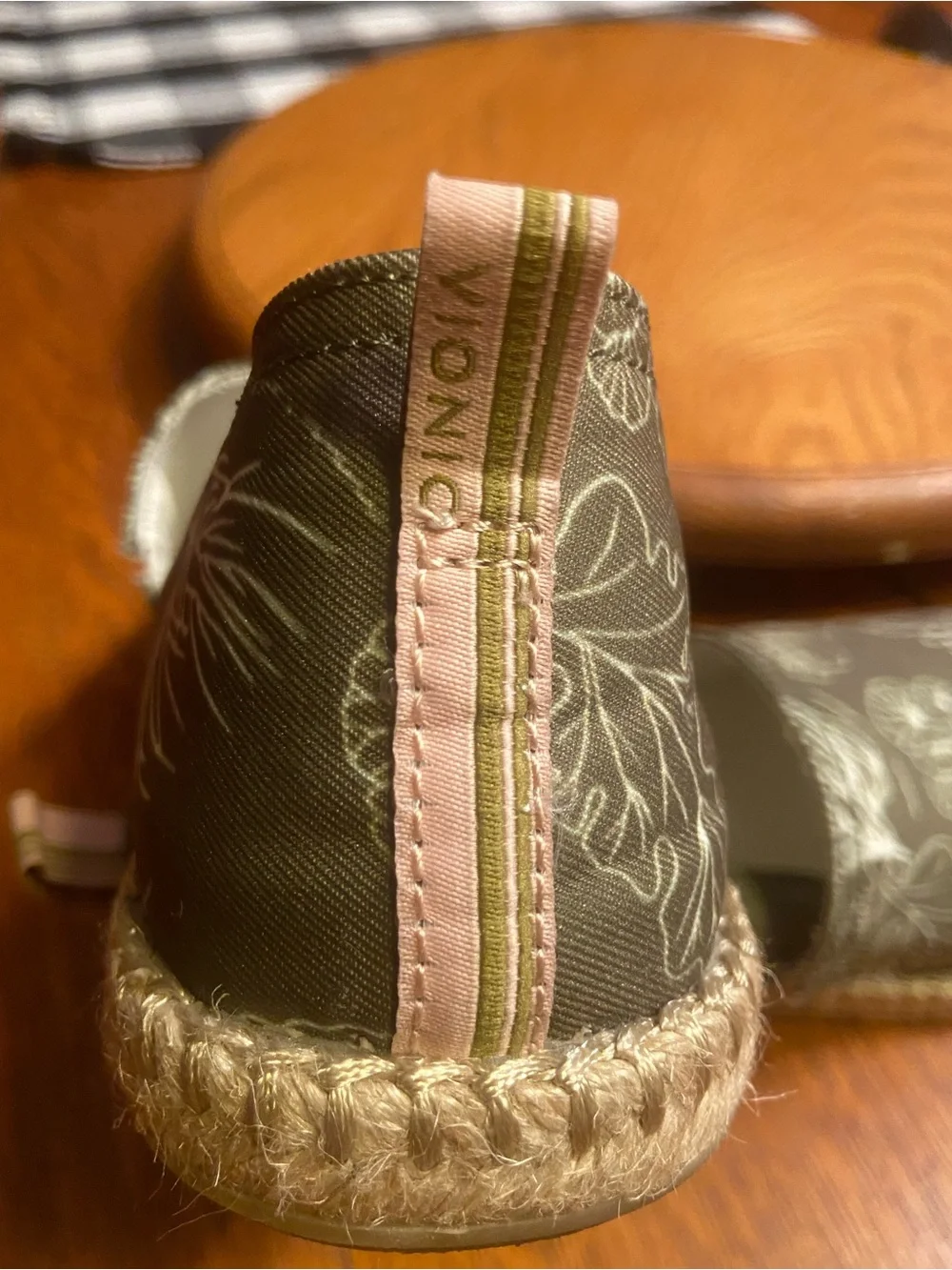 Vionic Beach Laguna Seaweed Coral Print Espadrille. Podiatrist designed.
